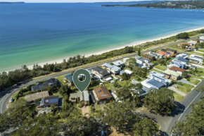 Husky Big Beach - Belle Escapes Jervis Bay